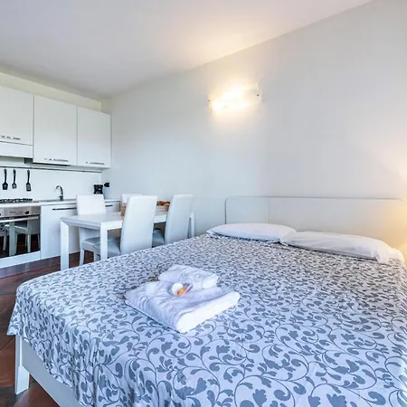 A1 One Bedroom Flat * Toscolano Maderno